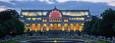 Den botaniske have "Flora" i Tyskland med flot RHEINZINK tag